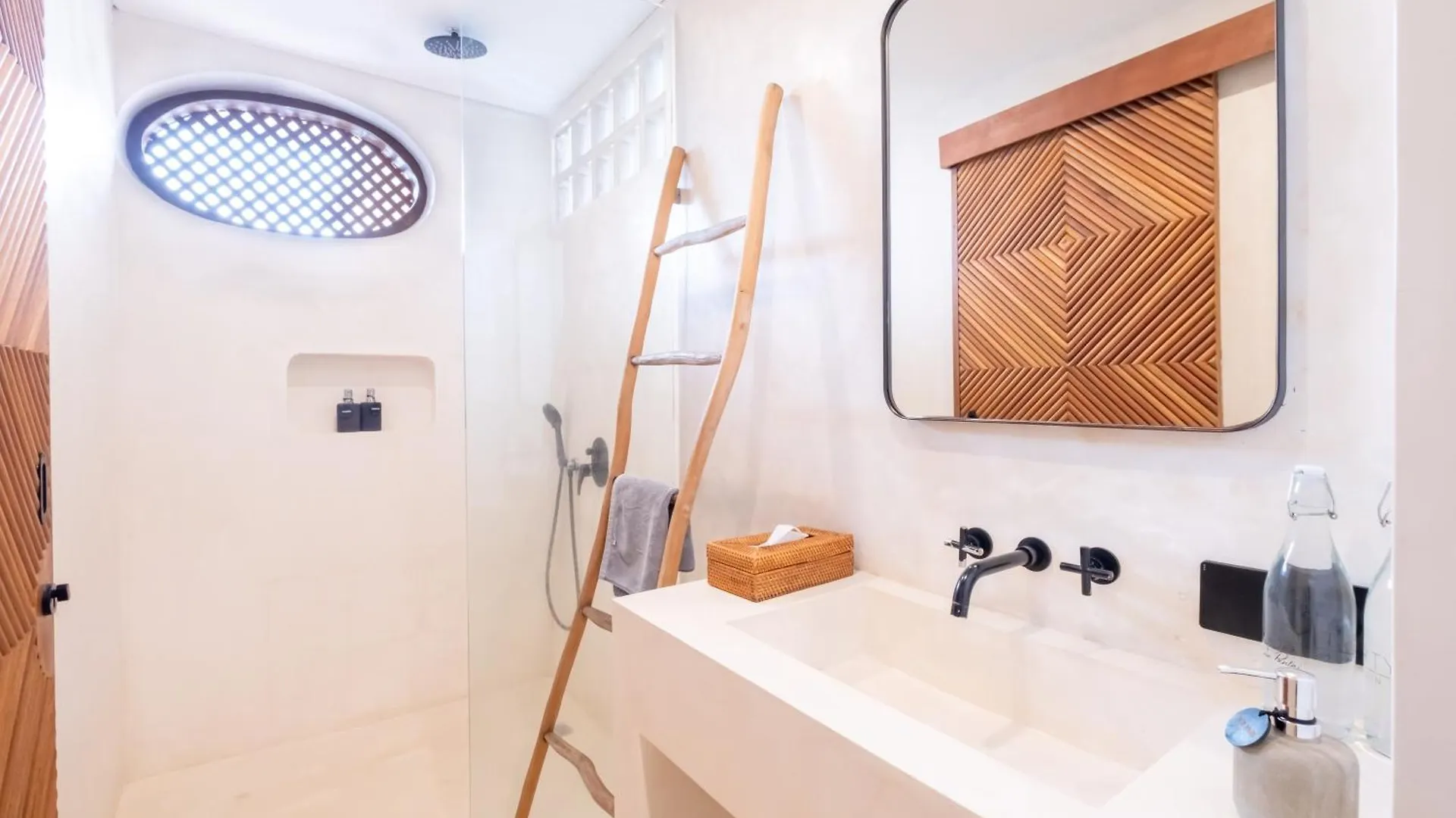 Beachfront 2Bdrs Private Villa - Bingin Pecatu  Indonesia